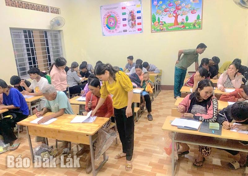 Niềm vui biết chữ