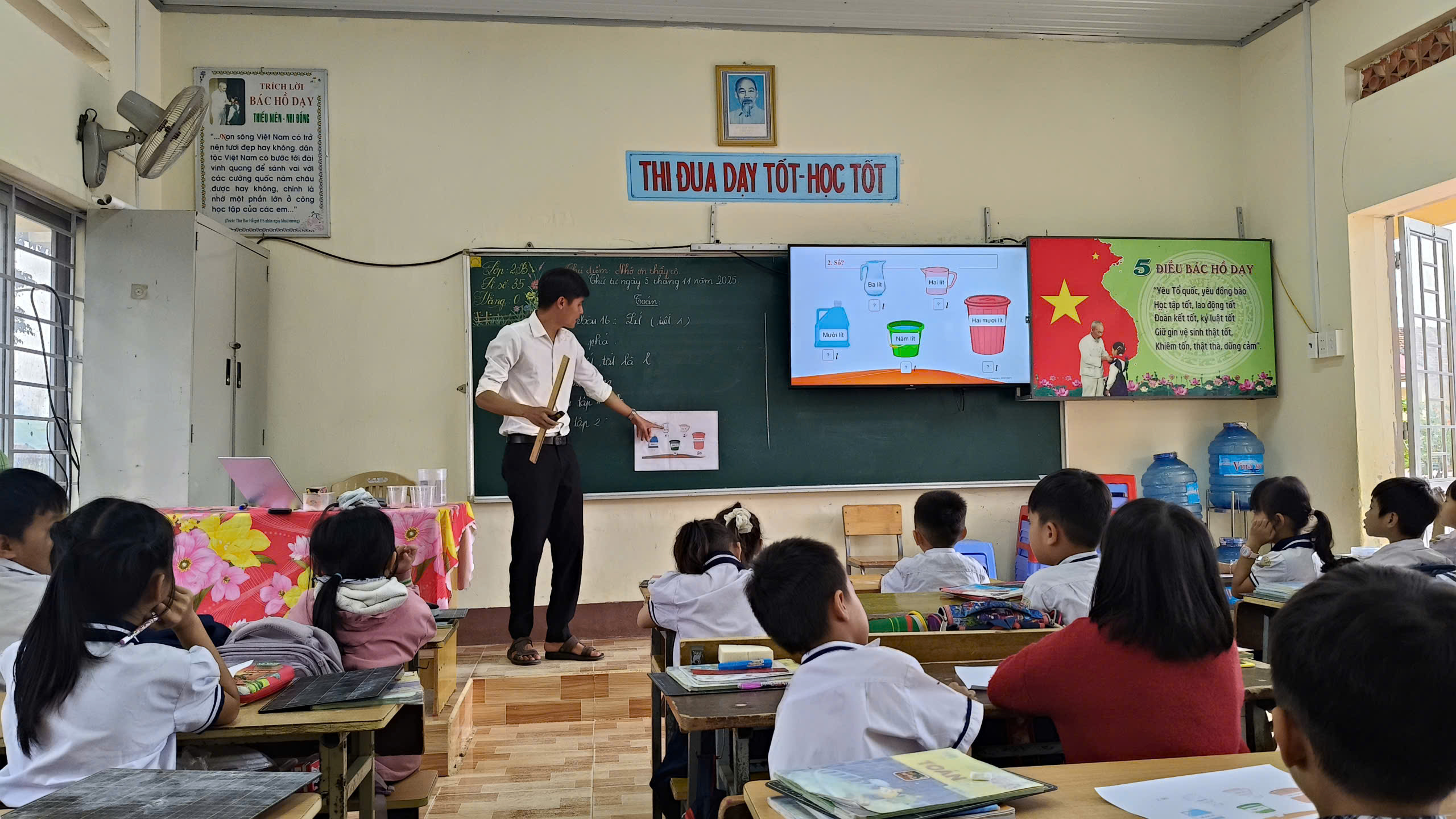 Trường Tiểu học Lý Thường Kiệt thi đua lập thành tích chào mừng kỷ niệm 43 năm Ngày Nhà giáo Việt Nam 20/11/1982 – 20/11/2025